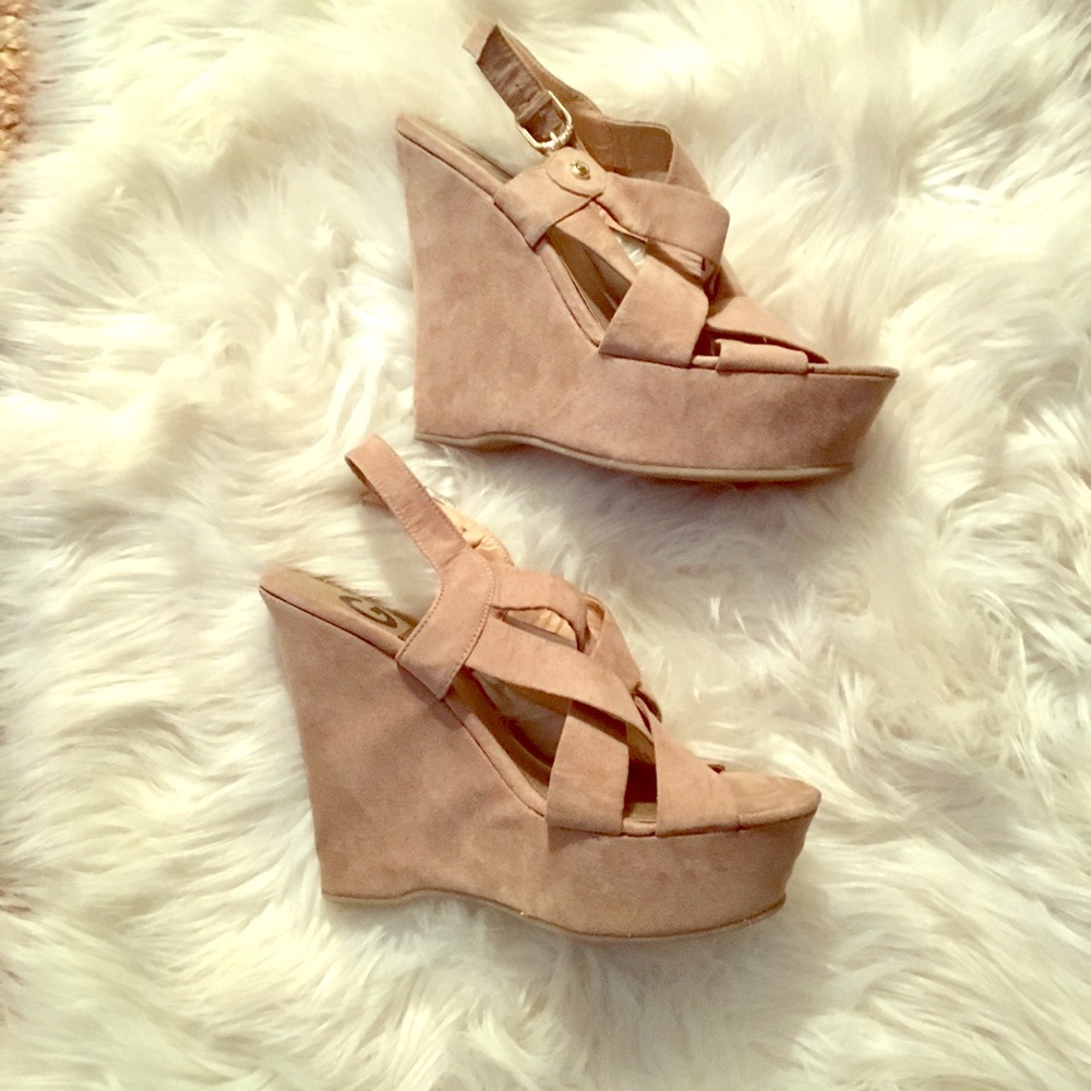 SOLD !!! G by Guess Suede Wedges Size 8 - Picture 2 of 7